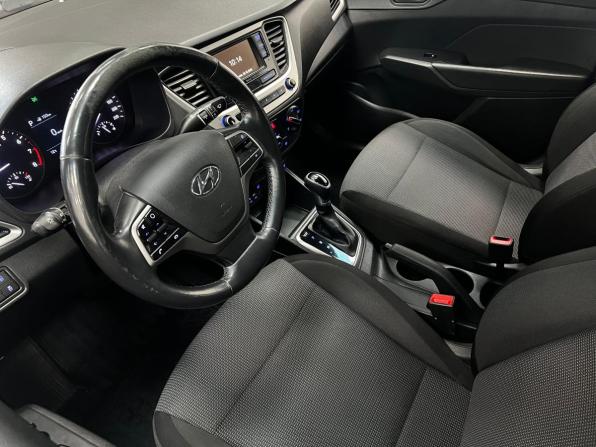 Hyundai Solaris II с пробегом 2017 года, цена 1 359 000 рублей, 144333 км, седан, Автокод Объявления