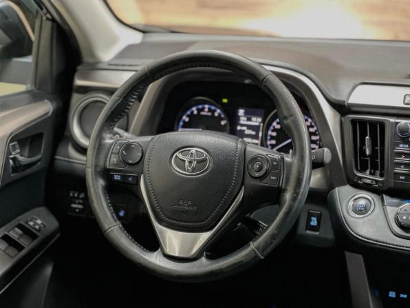 Toyota RAV4 IV (XA40) Рестайлинг с пробегом 2018 года, цена 1 990 000 рублей, 129623 км, внедорожник, Автокод Объявления