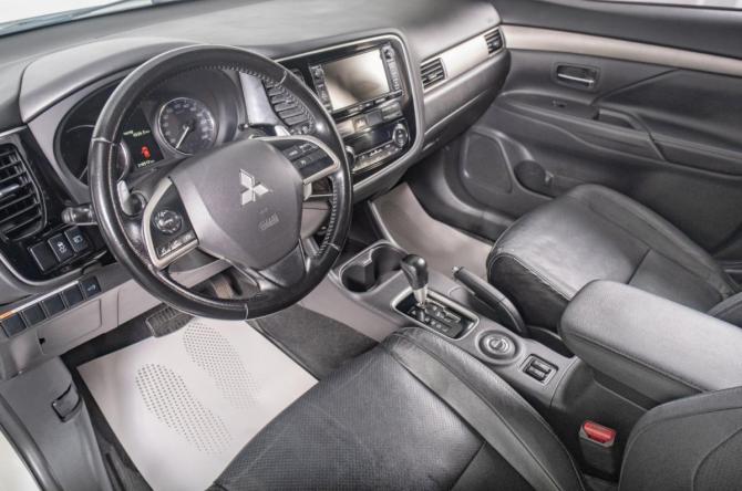 Mitsubishi Outlander III Рестайлинг с пробегом 2014 года, цена 1 599 000 рублей, 216000 км, внедорожник, Автокод Объявления