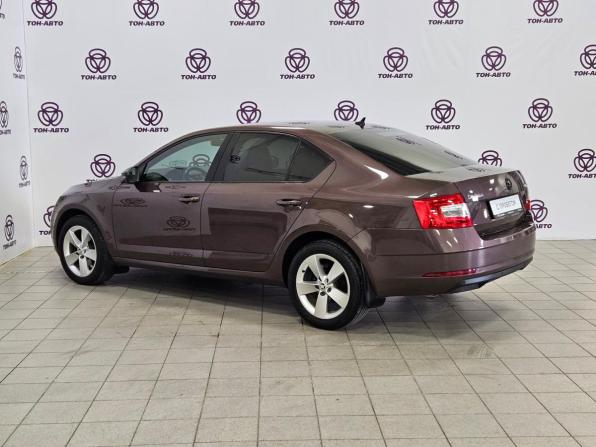 Skoda Octavia III (A7) Рестайлинг с пробегом 2018 года, цена 1 592 000 рублей, 209435 км, лифтбек, Автокод Объявления