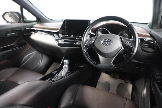 Toyota C-HR I с пробегом 2017 года, цена 2 099 000 рублей, 96500 км, внедорожник, Автокод Объявления