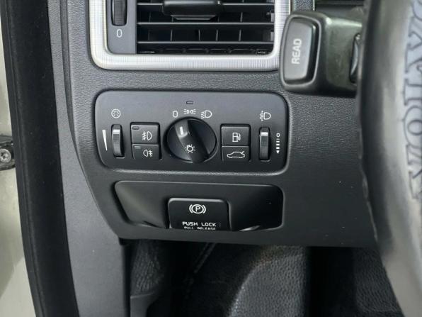 Volvo XC70 II с пробегом 2011 года, цена 1 195 000 рублей, 312440 км, универсал, Автокод Объявления