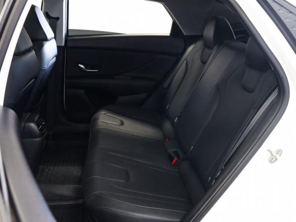 Hyundai Elantra VII (CN7) Рестайлинг с пробегом 2023 года, цена 2 099 000 рублей, 43120 км, седан, Автокод Объявления