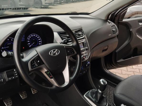 Hyundai Solaris I Рестайлинг с пробегом 2014 года, цена 990 000 рублей, 178500 км, хэтчбек, Автокод Объявления