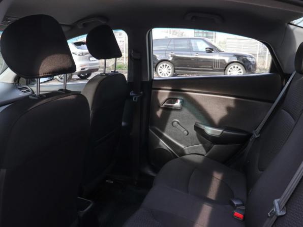 Kia Rio III Рестайлинг с пробегом 2016 года, цена 1 050 000 рублей, 97300 км, седан, Автокод Объявления