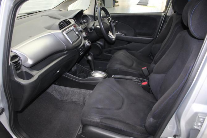 Honda Fit II с пробегом 2011 года, цена 849 000 рублей, 182000 км, хэтчбек, Автокод Объявления