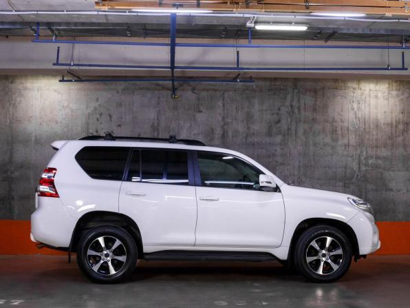 Toyota Land Cruiser Prado 150 Series Рестайлинг 1 с пробегом 2016 года, цена 3 750 000 рублей, 211529 км, внедорожник, Автокод Объявления