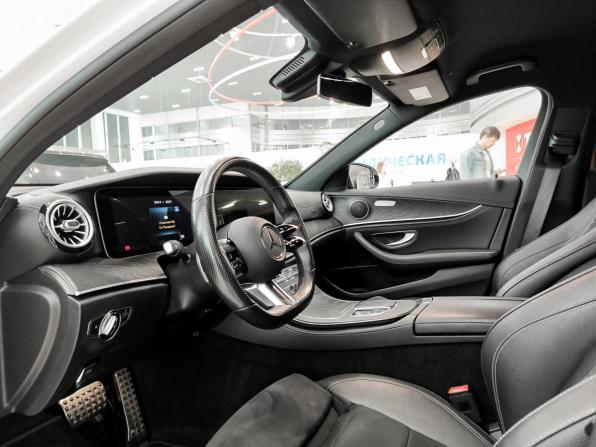 Mercedes-Benz E-Класс V (W213 S213 C238) Рестайлинг с пробегом 2021 года, цена 5 300 000 рублей, 65672 км, седан, Автокод Объявления