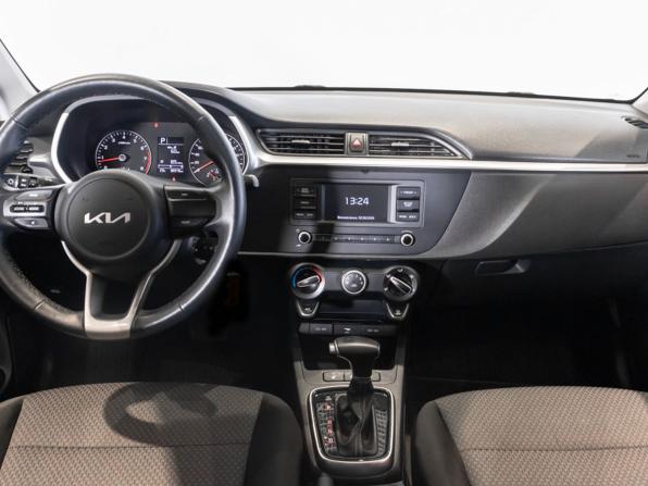 Kia Rio IV Рестайлинг с пробегом 2021 года, цена 1 532 500 рублей, 86962 км, седан, Автокод Объявления