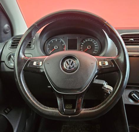 Volkswagen Polo V Рестайлинг с пробегом 2019 года, цена 1 265 000 рублей, 62200 км, седан, Автокод Объявления