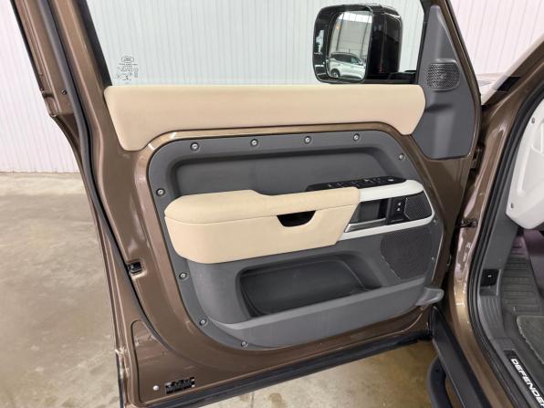 Land Rover Defender II с пробегом 2021 года, цена 5 097 000 рублей, 58013 км, внедорожник, Автокод Объявления