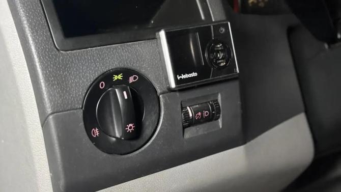 Volkswagen Caravelle T5 Рестайлинг с пробегом 2012 года, цена 1 776 471 рубль, 280000 км, минивэн, Автокод Объявления