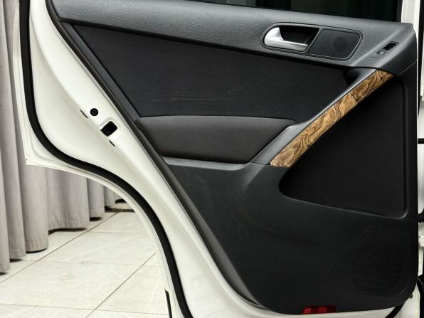 Volkswagen Tiguan I с пробегом 2010 года, цена 1 069 000 рублей, 254931 км, внедорожник, Автокод Объявления