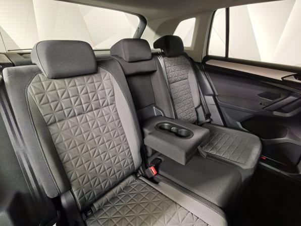 Volkswagen Tiguan II Рестайлинг с пробегом 2021 года, цена 3 680 000 рублей, 15900 км, внедорожник, Автокод Объявления