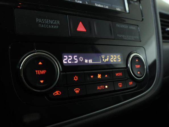 Mitsubishi Outlander III Рестайлинг 2 с пробегом 2016 года, цена 1 849 000 рублей, 60451 км, внедорожник, Автокод Объявления