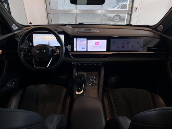 Geely Monjaro I с пробегом 2023 года, цена 3 150 000 рублей, 41121 км, внедорожник, Автокод Объявления