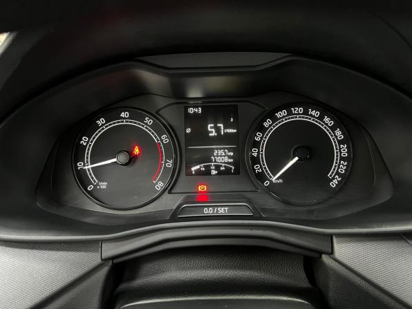 Skoda Rapid II с пробегом 2021 года, цена 1 699 000 рублей, 77010 км, лифтбек, Автокод Объявления