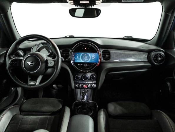 Mini Hatch III (F55/F56) Рестайлинг 2 с пробегом 2021 года, цена 2 899 700 рублей, 40133 км, хэтчбек, Автокод Объявления