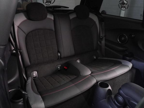 Mini Hatch III (F55/F56) Рестайлинг 2 с пробегом 2021 года, цена 4 665 000 рублей, 2459 км, хэтчбек, Автокод Объявления