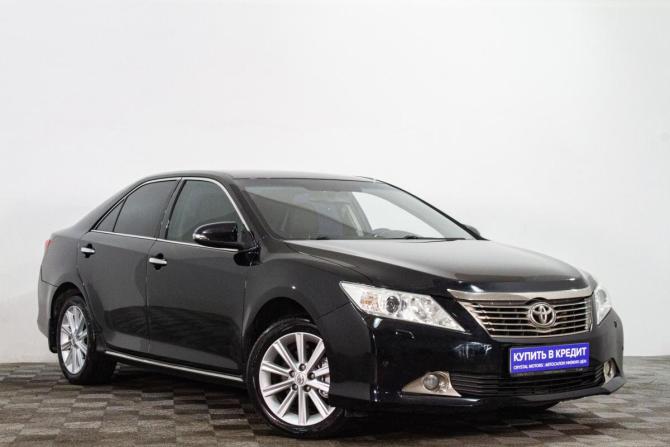 Toyota Camry VIII (XV70)