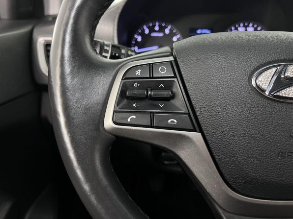 Hyundai Solaris II с пробегом 2018 года, цена 1 380 000 рублей, 90500 км, седан, Автокод Объявления