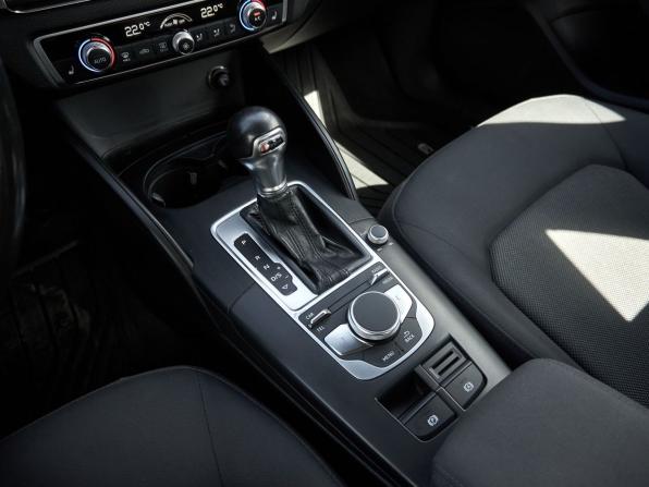 Audi A3 III (8V) Рестайлинг с пробегом 2016 года, цена 1 650 000 рублей, 138382 км, седан, Автокод Объявления