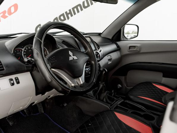 Mitsubishi L200 IV с пробегом 2010 года, цена 1 240 000 рублей, 212773 км, пикап, Автокод Объявления