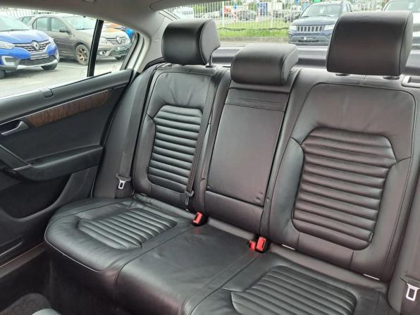 Volkswagen Passat B7 с пробегом 2012 года, цена 959 000 рублей, 243002 км, седан, Автокод Объявления
