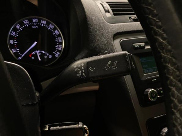 Skoda Octavia II (A5) Рестайлинг с пробегом 2012 года, цена 950 000 рублей, 168211 км, лифтбек, Автокод Объявления