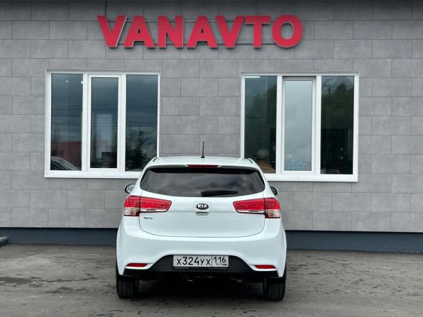 Kia Rio III Рестайлинг с пробегом 2016 года, цена 1 090 000 рублей, 117580 км, хэтчбек, Автокод Объявления