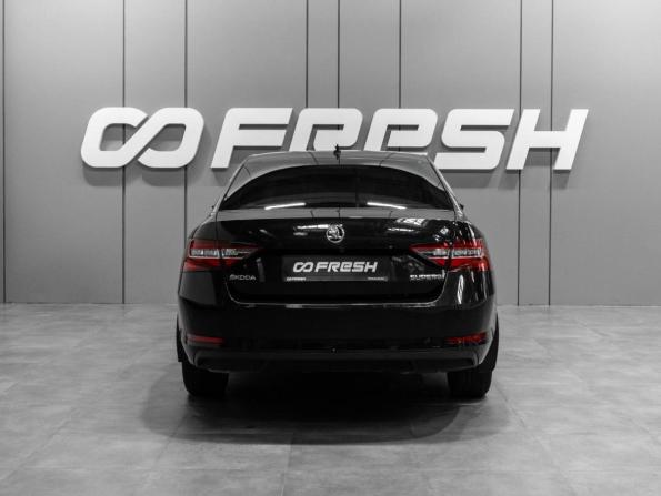 Skoda Superb III с пробегом 2018 года, цена 1 990 000 рублей, 233023 км, лифтбек, Автокод Объявления