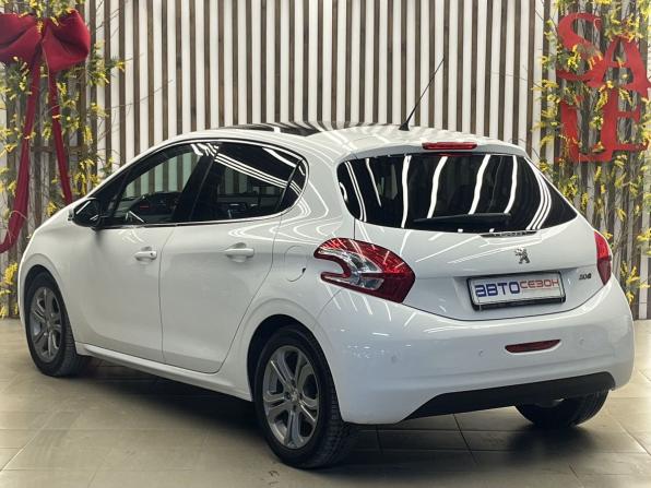 Peugeot 208 I с пробегом 2013 года, цена 570 000 рублей, 217545 км, хэтчбек, Автокод Объявления