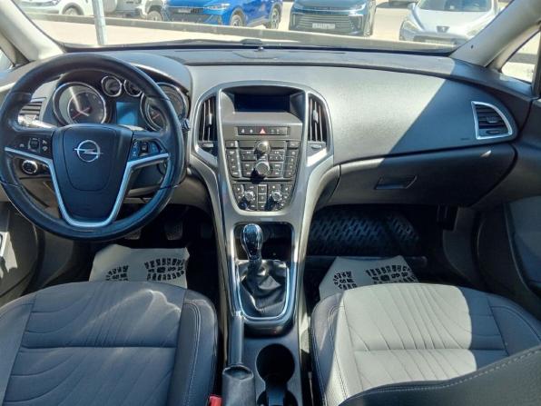 Opel Astra J Рестайлинг с пробегом 2013 года, цена 715 000 рублей, 116890 км, хэтчбек, Автокод Объявления