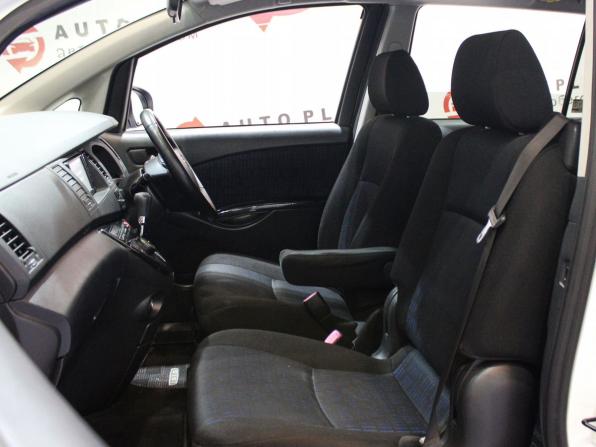 Toyota ISis I Рестайлинг с пробегом 2015 года, цена 1 669 000 рублей, 106336 км, компактвэн, Автокод Объявления