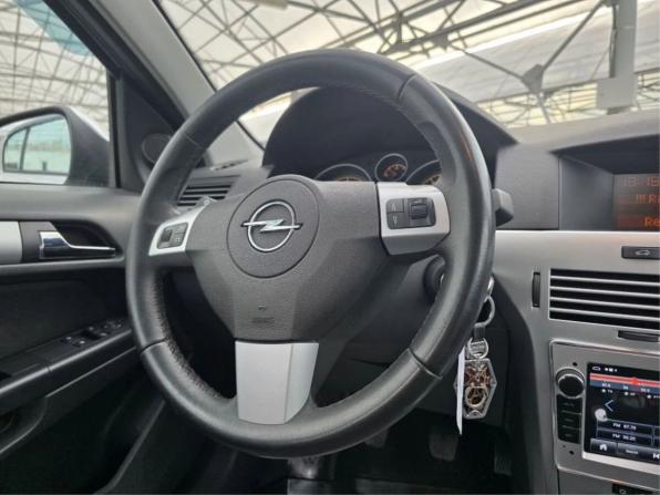 Opel Astra H Рестайлинг с пробегом 2012 года, цена 698 000 рублей, 77447 км, седан, Автокод Объявления