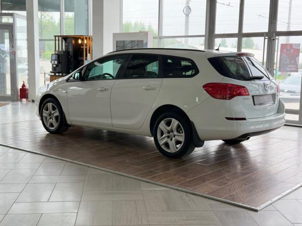 Opel Astra J с пробегом 2011 года, цена 699 000 рублей, 158073 км, универсал, Автокод Объявления