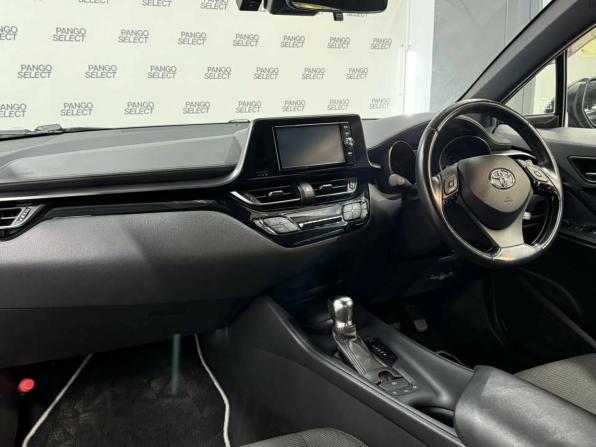 Toyota C-HR I с пробегом 2018 года, цена 1 957 000 рублей, 67690 км, внедорожник, Автокод Объявления