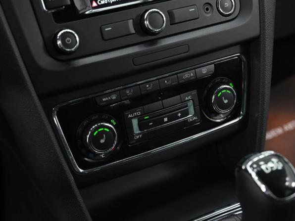 Skoda Superb II Рестайлинг с пробегом 2014 года, цена 1 249 000 рублей, 148000 км, лифтбек, Автокод Объявления