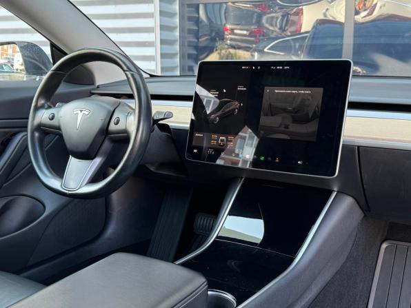 Tesla Model 3 I с пробегом 2018 года, цена 2 990 000 рублей, 121000 км, седан, Автокод Объявления