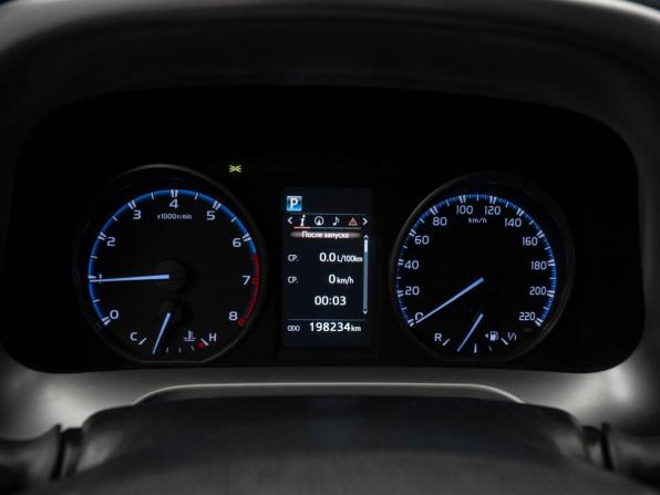 Toyota RAV4 IV (XA40) Рестайлинг с пробегом 2017 года, цена 1 990 000 рублей, 198132 км, внедорожник, Автокод Объявления