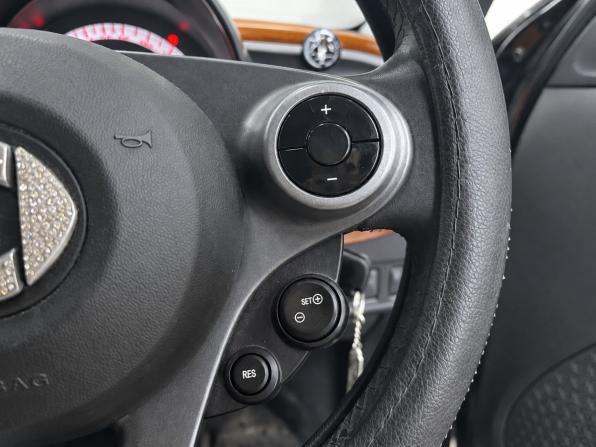 Smart Forfour II с пробегом 2017 года, цена 939 000 рублей, 86644 км, хэтчбек, Автокод Объявления