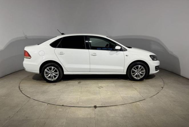 Volkswagen Polo V Рестайлинг с пробегом 2018 года, цена 990 000 рублей, 115941 км, седан, Автокод Объявления