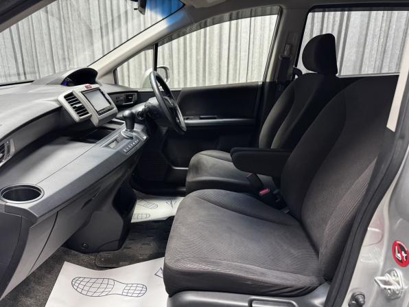 Honda Freed I Рестайлинг с пробегом 2013 года, цена 1 200 000 рублей, 114787 км, компактвэн, Автокод Объявления