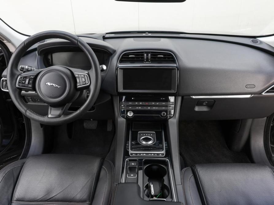 Jaguar F-Pace I Москва  - изображение 13