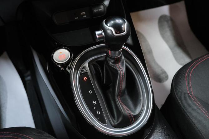 Kia Soul II Рестайлинг с пробегом 2018 года, цена 1 649 000 рублей, 151000 км, хэтчбек, Автокод Объявления