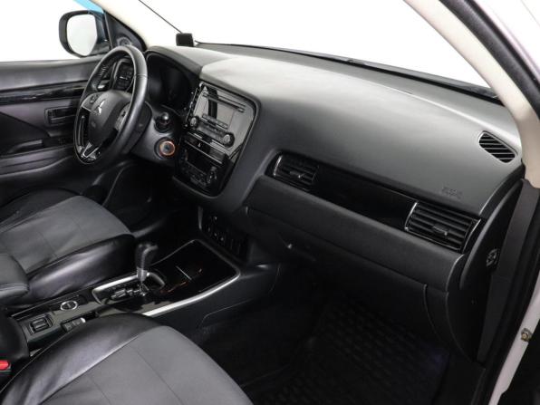 Mitsubishi Outlander III Рестайлинг 3 с пробегом 2019 года, цена 2 249 000 рублей, 123890 км, внедорожник, Автокод Объявления