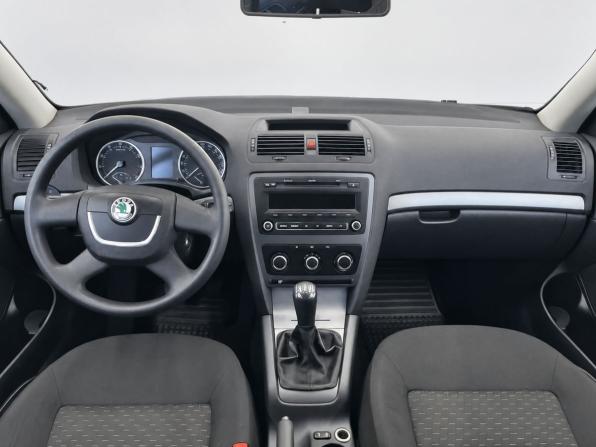 Skoda Octavia II (A5) Рестайлинг с пробегом 2013 года, цена 1 099 000 рублей, 152000 км, лифтбек, Автокод Объявления