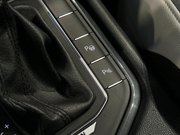 Volkswagen Tiguan II с пробегом 2019 года, цена 2 723 000 рублей, 133048 км, внедорожник, Автокод Объявления