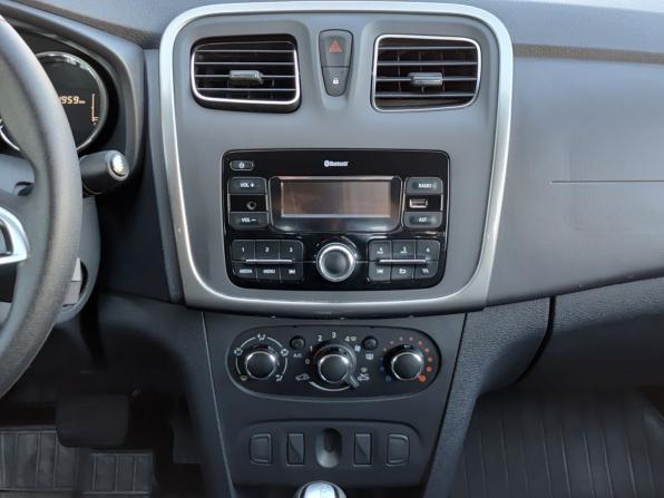 Renault Logan II Рестайлинг с пробегом 2020 года, цена 1 385 000 рублей, 42000 км, седан, Автокод Объявления