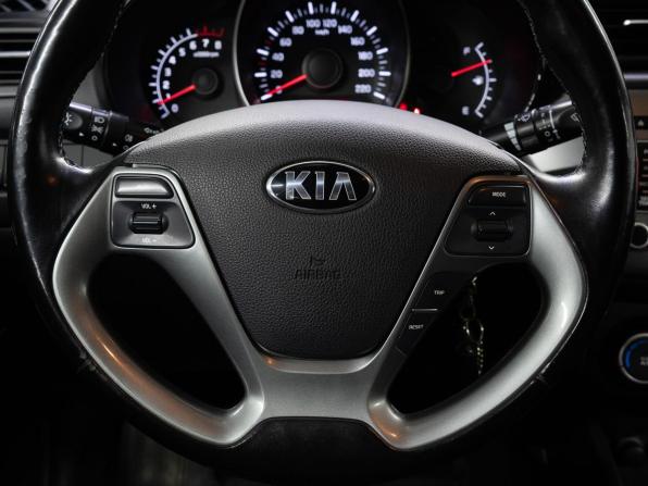 Kia Rio III Рестайлинг с пробегом 2017 года, цена 849 000 рублей, 91396 км, седан, Автокод Объявления